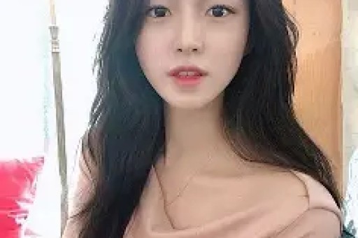 神隐一年近况曝光！金秀贤骨瘦如柴现身光呼吸都要花费十几万