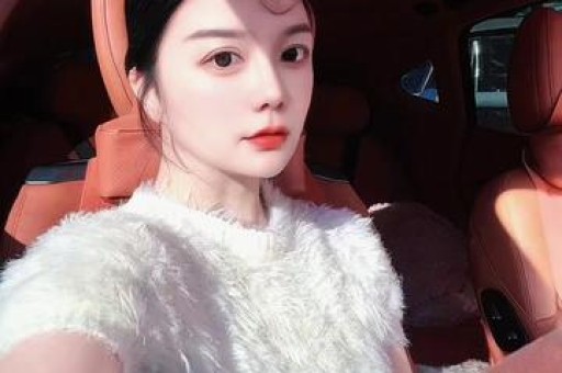 网红司晓迪直播骂白鹿“素颜普通、媚男看不起人”！评论区翻车连闺蜜都拆台蹭热度翻车最快的一次